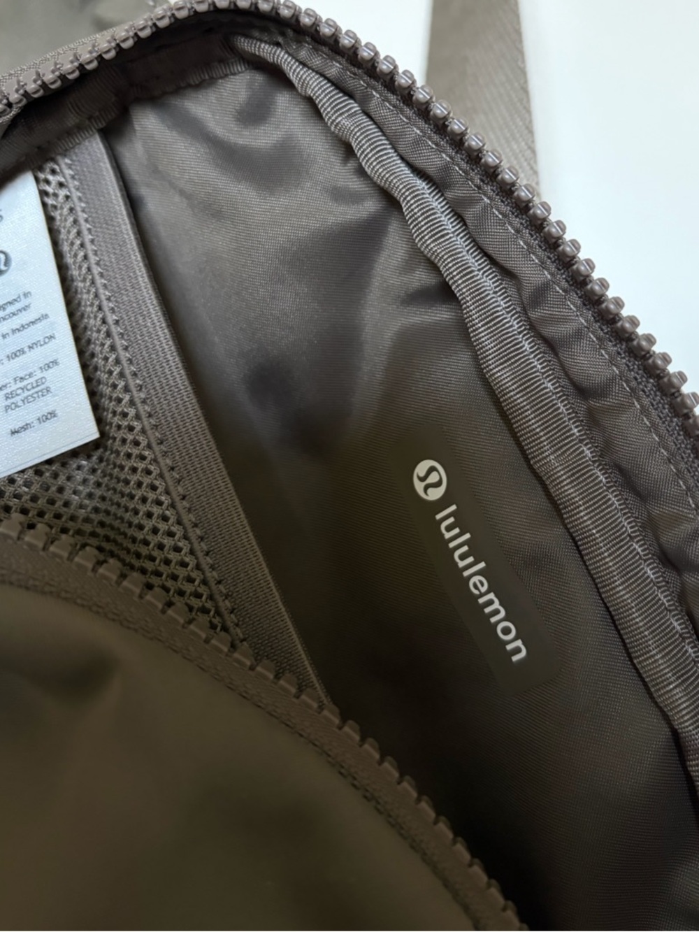 Lululemon Nomad Belt Bag 2L with Branded Strap - Picture 8 of 9